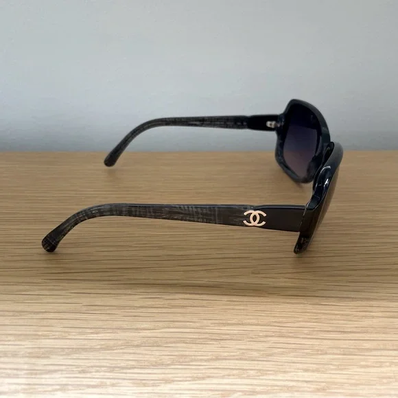 CHANEL Sunglasses Tweed Effect - Picture 3 of 7